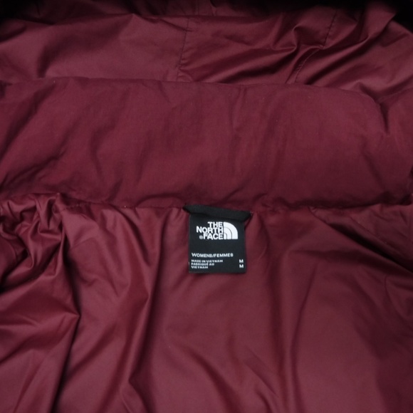 The North Face 550 Burgundy Color Hoodie Down Puffer Jacket - Picture 4 of 10